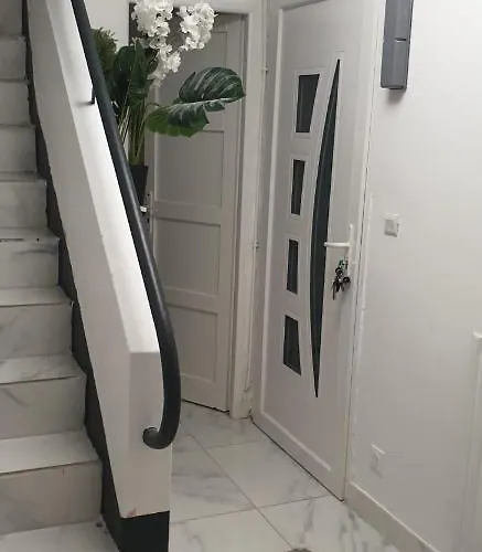 Calaisis Room Bed